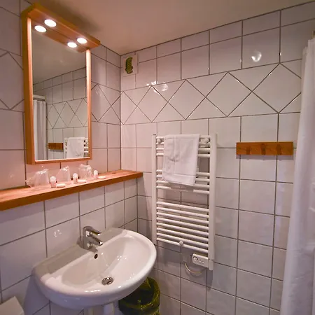 Szálloda Langley Victors 2*